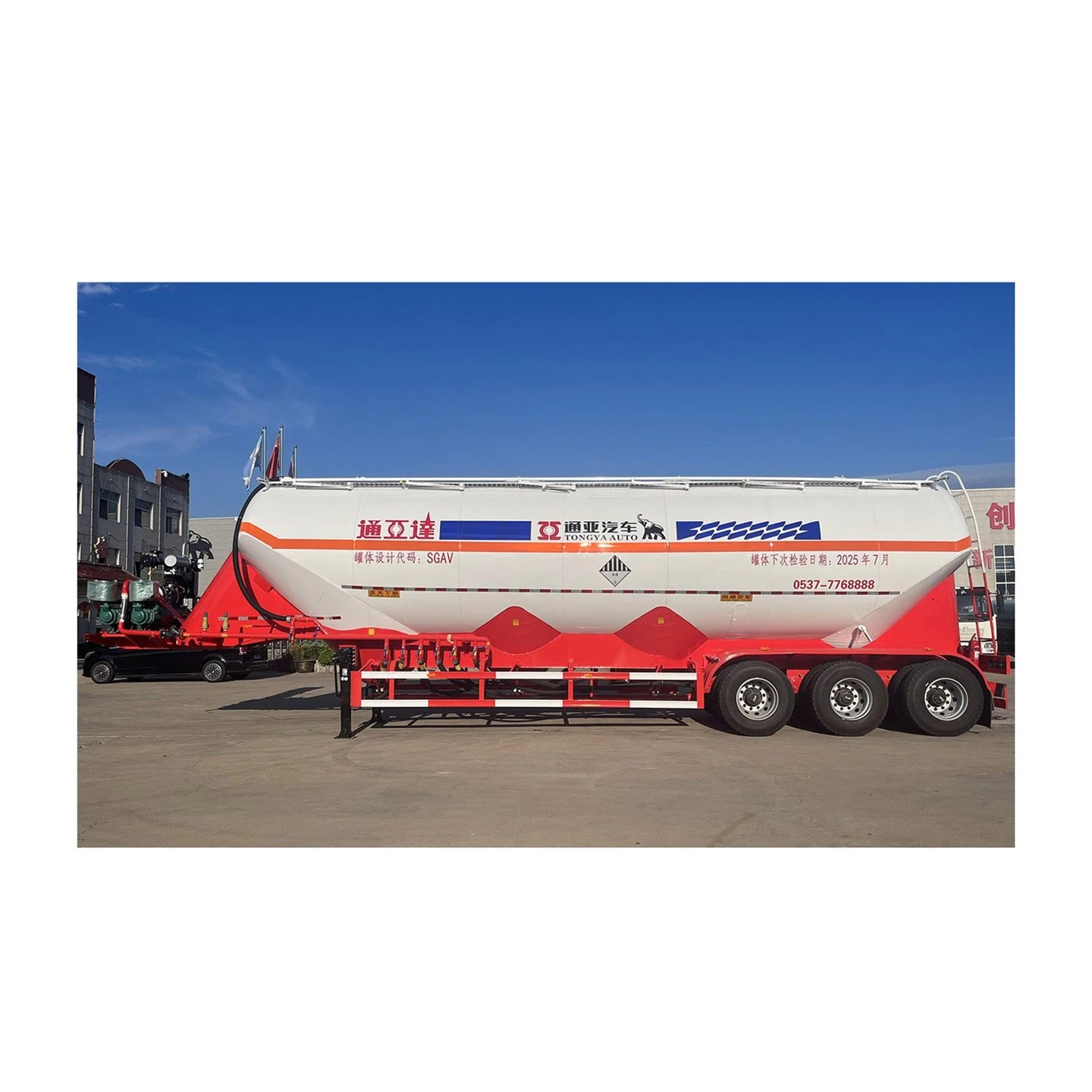Poluprikolica za tanker u prahu